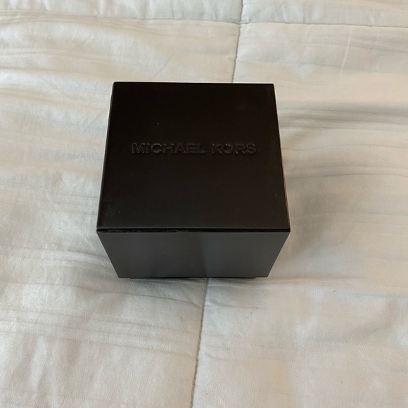 Michael Kors Watch - Picture 8 of 8